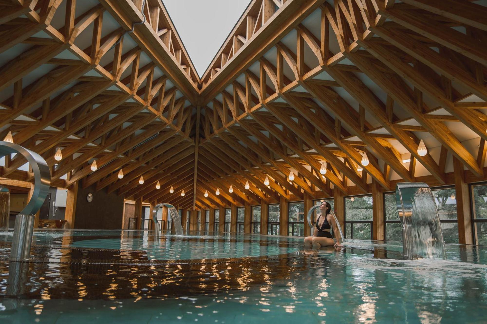 Villa Aimee Luxury Apartments With Heated Pool ヴァル・レ・バン エクステリア 写真